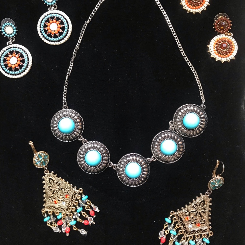 Summer turquoise necklace and earring collection.